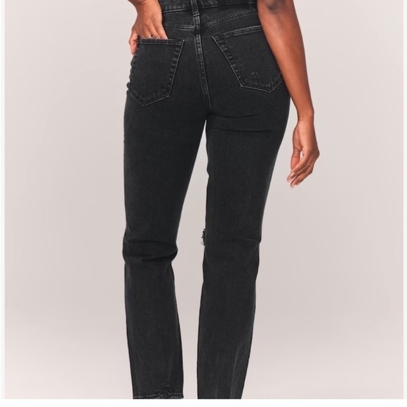 Abercrombie & Fitch Ultra High Rise 90s Straight Jean - Picture 2 of 8